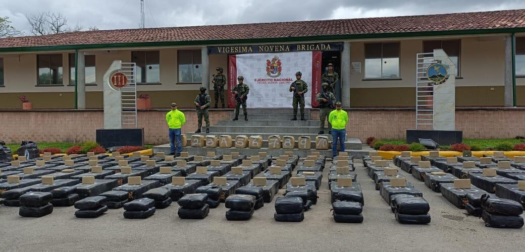 El Ejército Nacional ubicó en Silvia, Cauca, un deposito ilegal con 7 toneladas de marihuana pertenecientes a la estructura Dagoberto Ramos, de las Farc.
