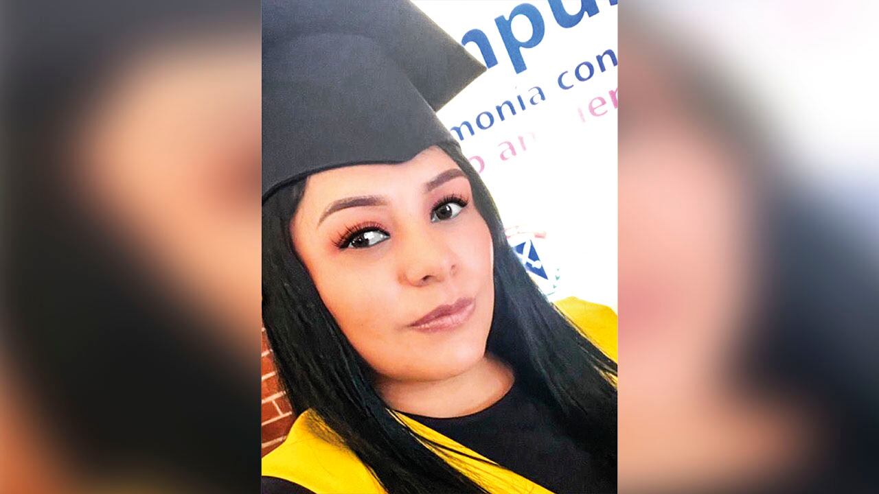 La Fiscalía dice en un comunicado que la funcionaria renunció y la están investigando. 