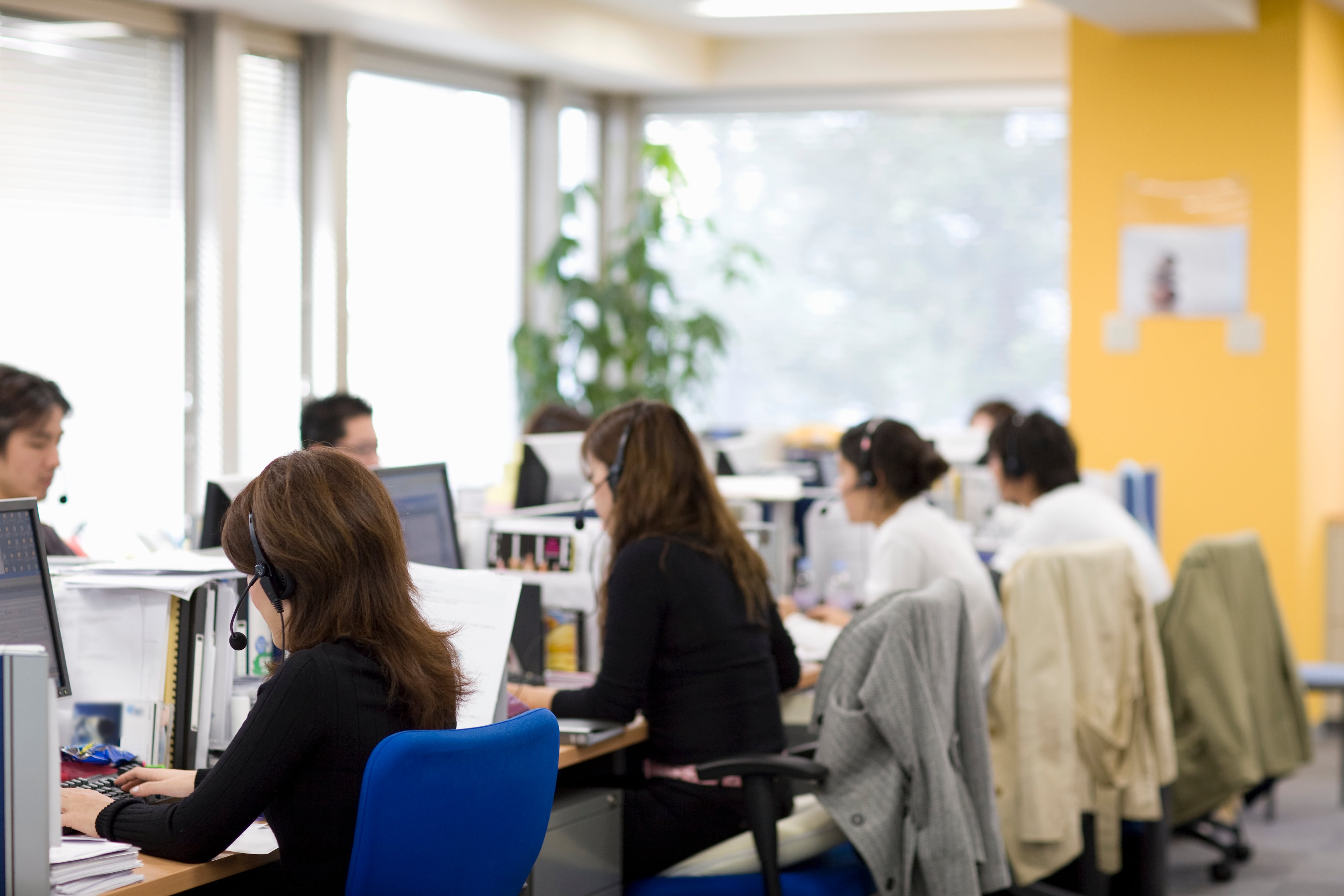 El informe publicado para conmemorar sus 20 años de existencia, el servicio recogió las 20 llamadas más emblemáticas, una por año.