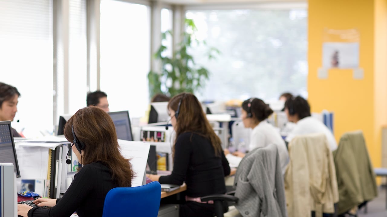 El informe publicado para conmemorar sus 20 años de existencia, el servicio recogió las 20 llamadas más emblemáticas, una por año.