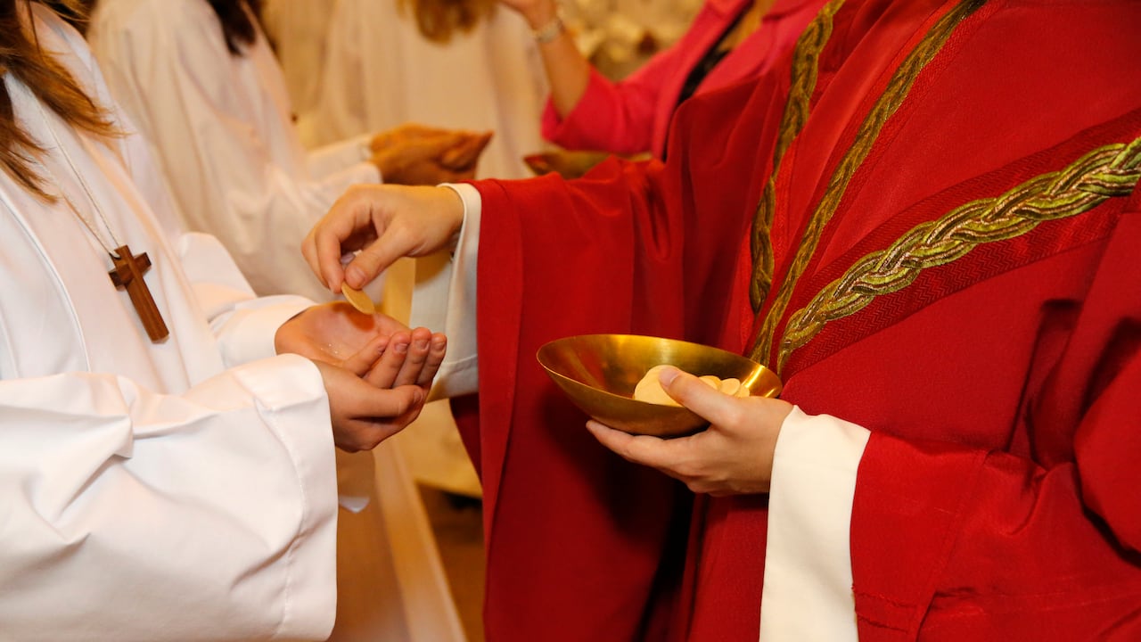 La comunión espiritual es una acción que está presente desde el bautismo, en la adhesión de las personas a Jesús.