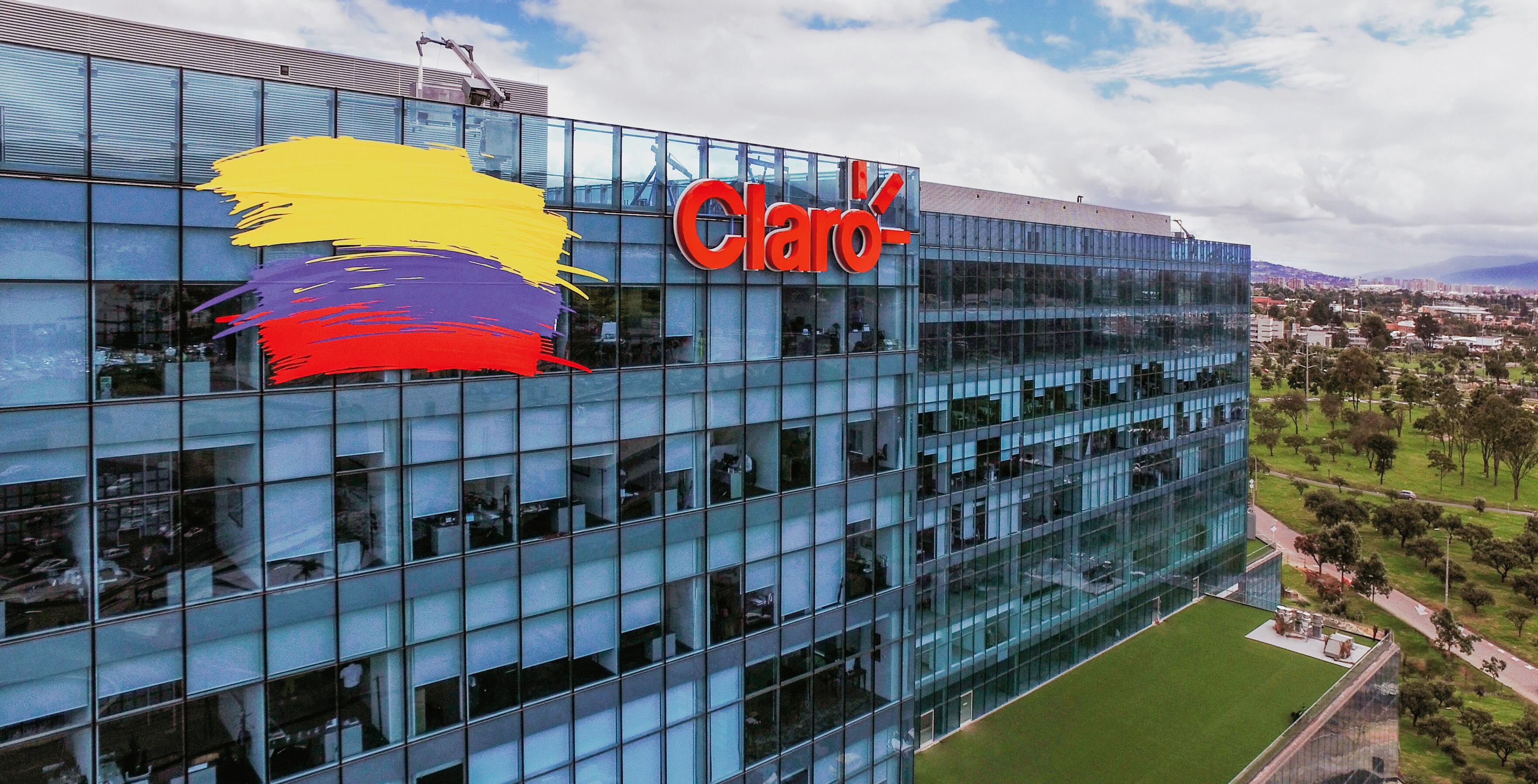 La inversión de Claro en telecomunicaciones representa 60 por ciento de la inversión del sector en el país.