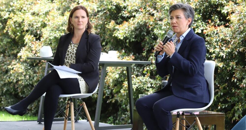 La alcaldesa Claudia López y la secretaria de Ambiente, Carolina Urrutia.