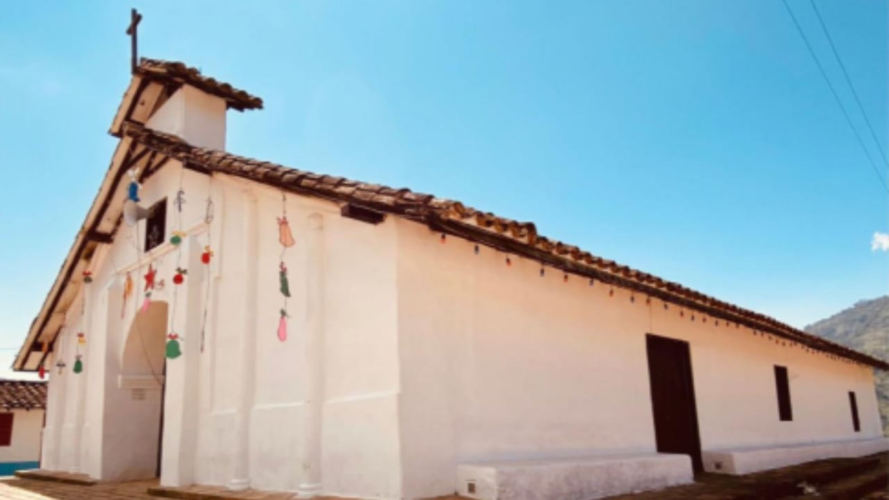 En el corregimiento de Sabaletas se encuentra la primera Capilla construida en el departamento de Antioquia.
