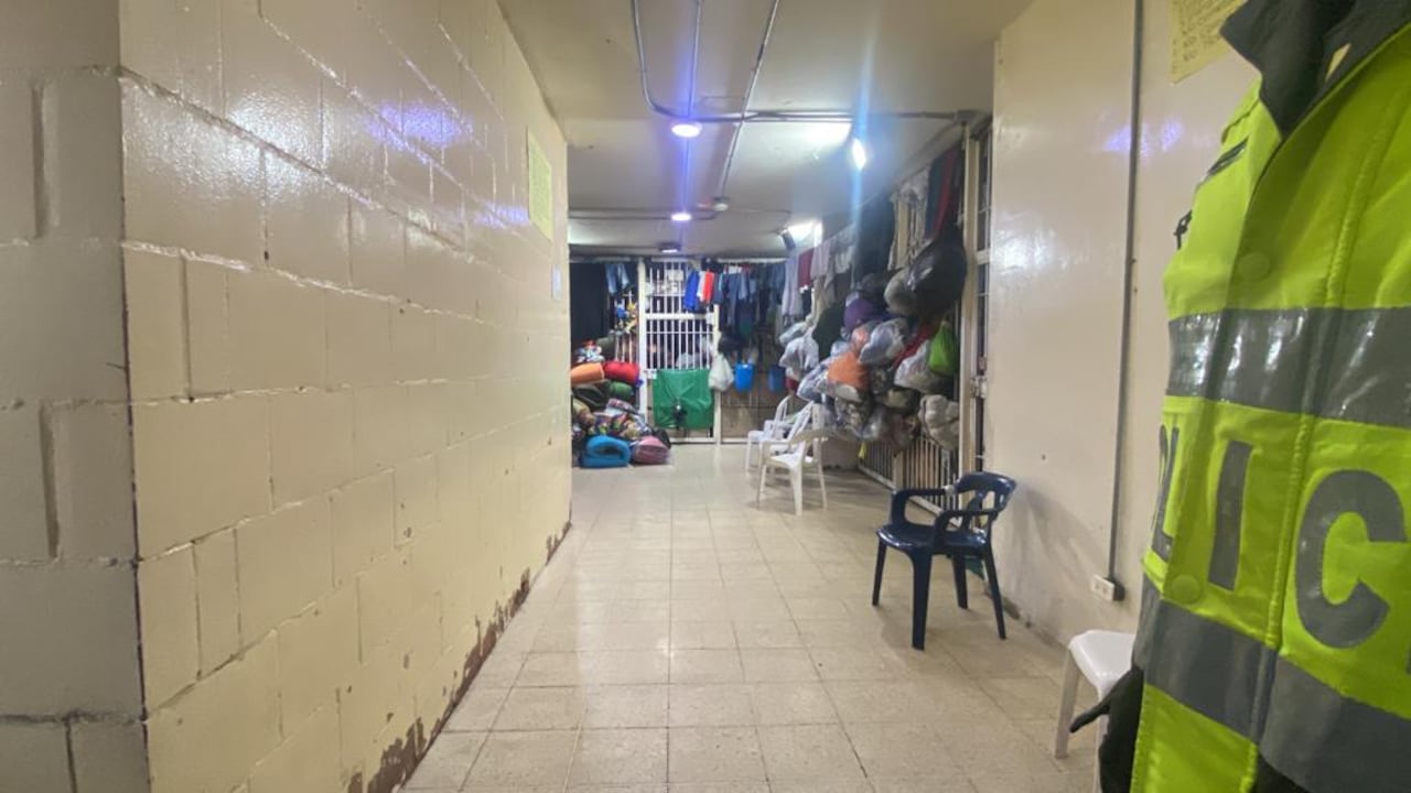 SEMANA llegó a las entrañas de la URI de Puente Aranda en Bogotá, más de 800 personas en un solo espacio