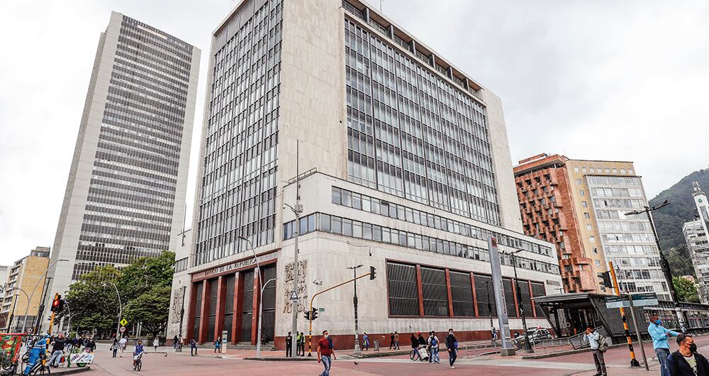 Si el Banco de la República no baja las tasas de interés, el dólar podría seguir abajo. 