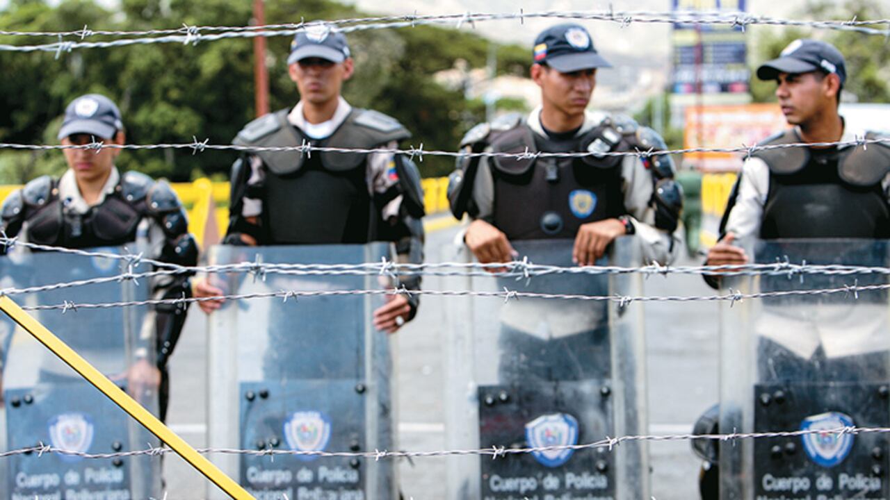 El cierre de la frontera si se mantiene de aquí a octubre, también puede convertirse en una difícil situación para las elecciones.