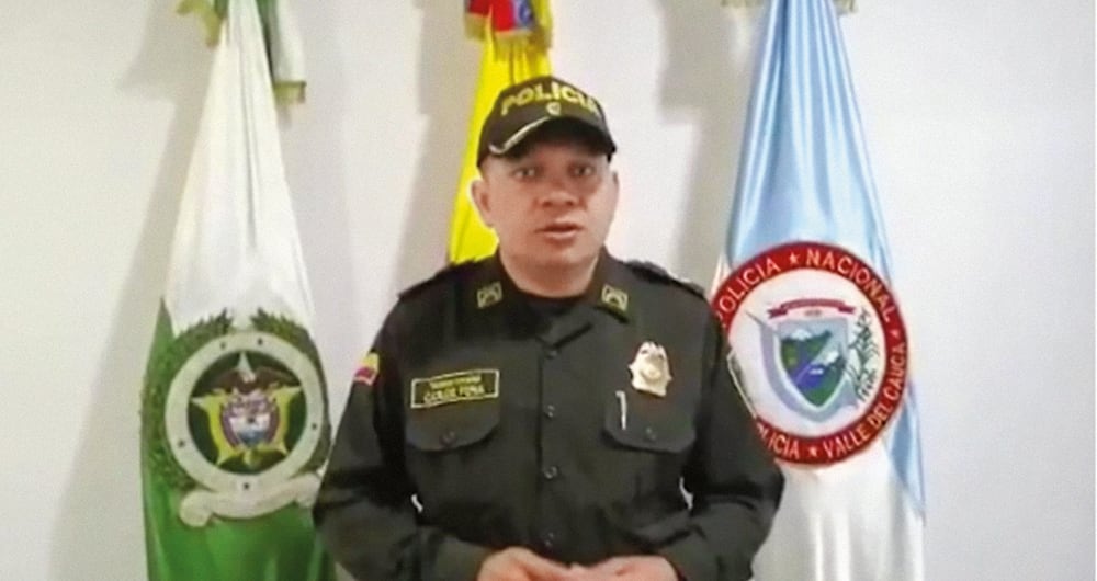    El coronel Carlos Feria, jefe de la Casa Militar de la Presidencia de la República, es uno de los oficiales con más poder en el país. Por su trabajo, que consiste en garantizar la seguridad del presidente Gustavo Petro, tiene acceso a información privilegiada de las agencias del Estado. 