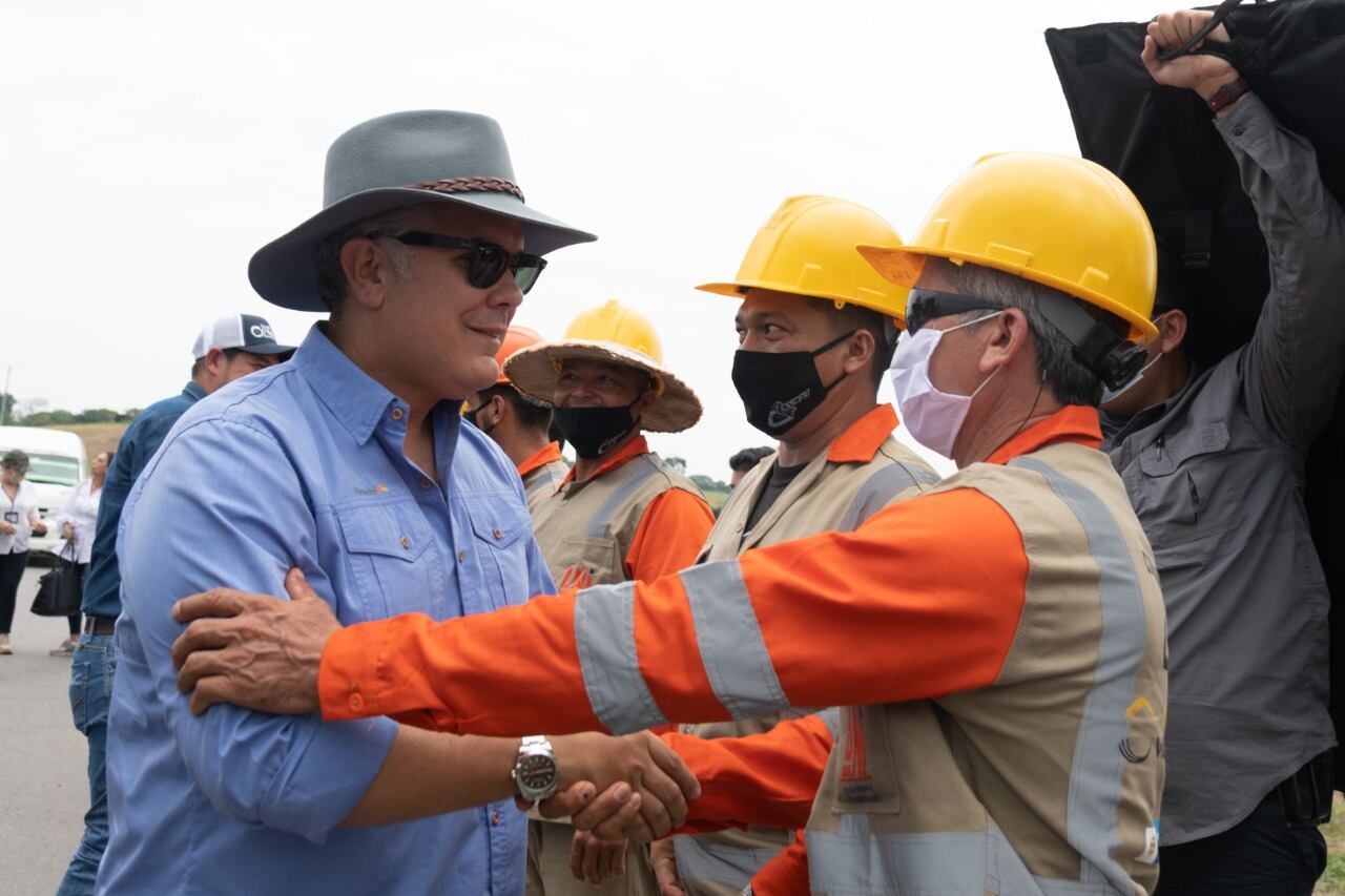 El presidente Iván Duque entregó nuevos kilómetros de vías en el Meta.