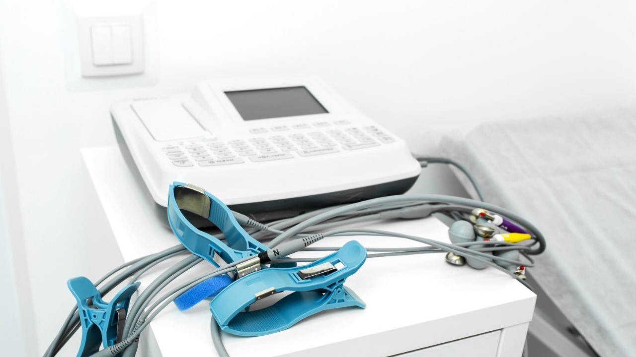 La máquina de electroestimulación que hace 20.000 abdominales por usted y le marca el abdomen ¿Si funciona?