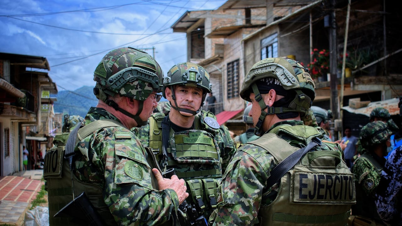 Las Fuerzas Militares continúan con la ofensiva en el corregimiento. Los uniformados fueron desplegados en varios puntos del Cauca con el fin de tomar el control de todo el cañón del Micay.