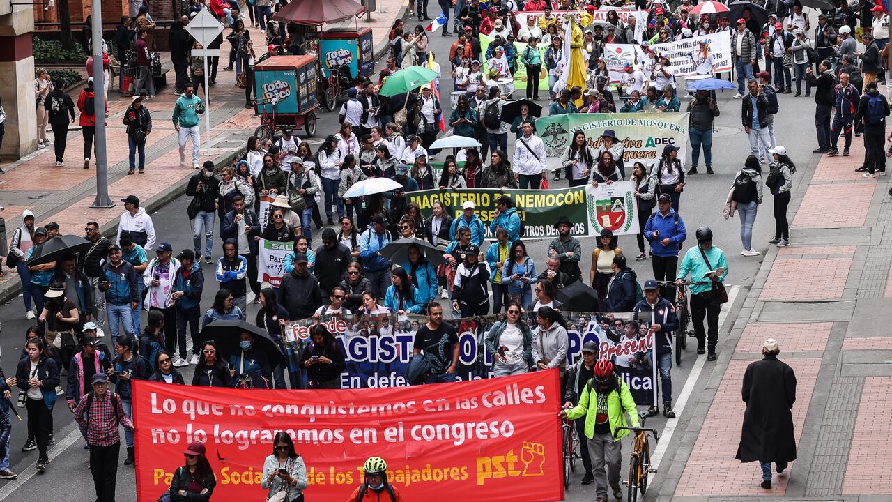 Marchas apoyo a la consulta popular, en el centro de Bogotá.