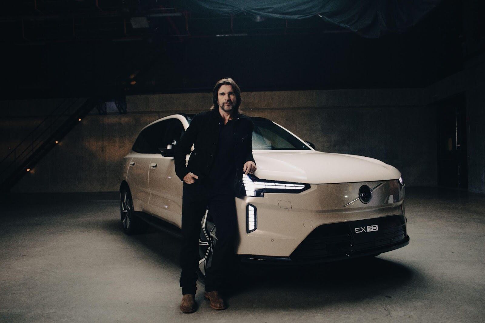 El artista colombiano participó en la primera campaña de la compañía, al impulsar el Volvo EX90, nuevo SUV 100 % eléctrico de la marca.