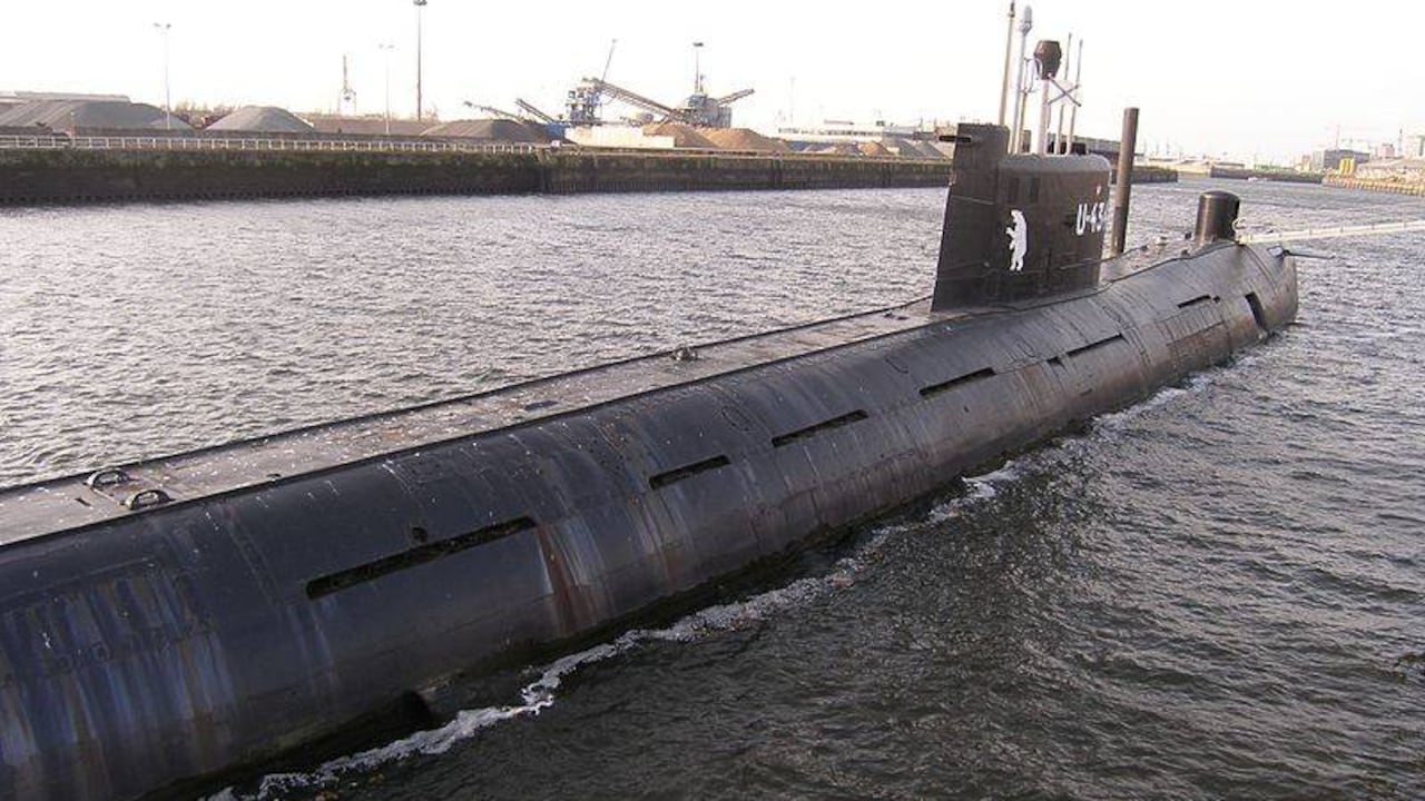 El sumergible pesa 14.700 toneladas, es el más largo del mundo y además cuenta con ojivas nucleares guiadas mediante inteligencia artificial.