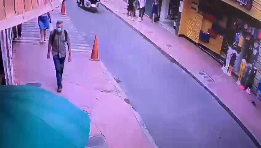 La víctima llegó a un parqueadero, cercano al parque principal.