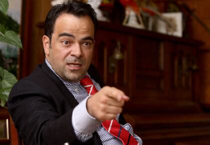 Iván Darío Gómez Lee afirma que el 60 por ciento de los contratos en el país se asignan a dedo