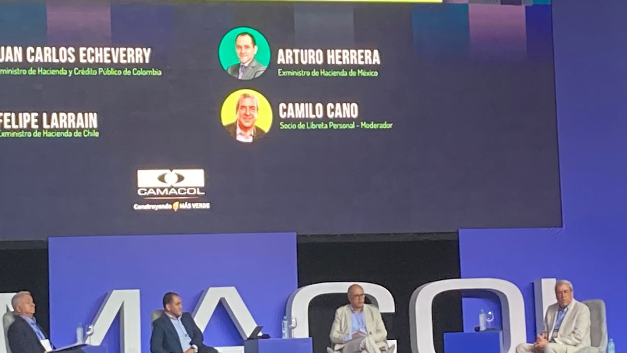 Exministros participantes en el Congreso Camacol.