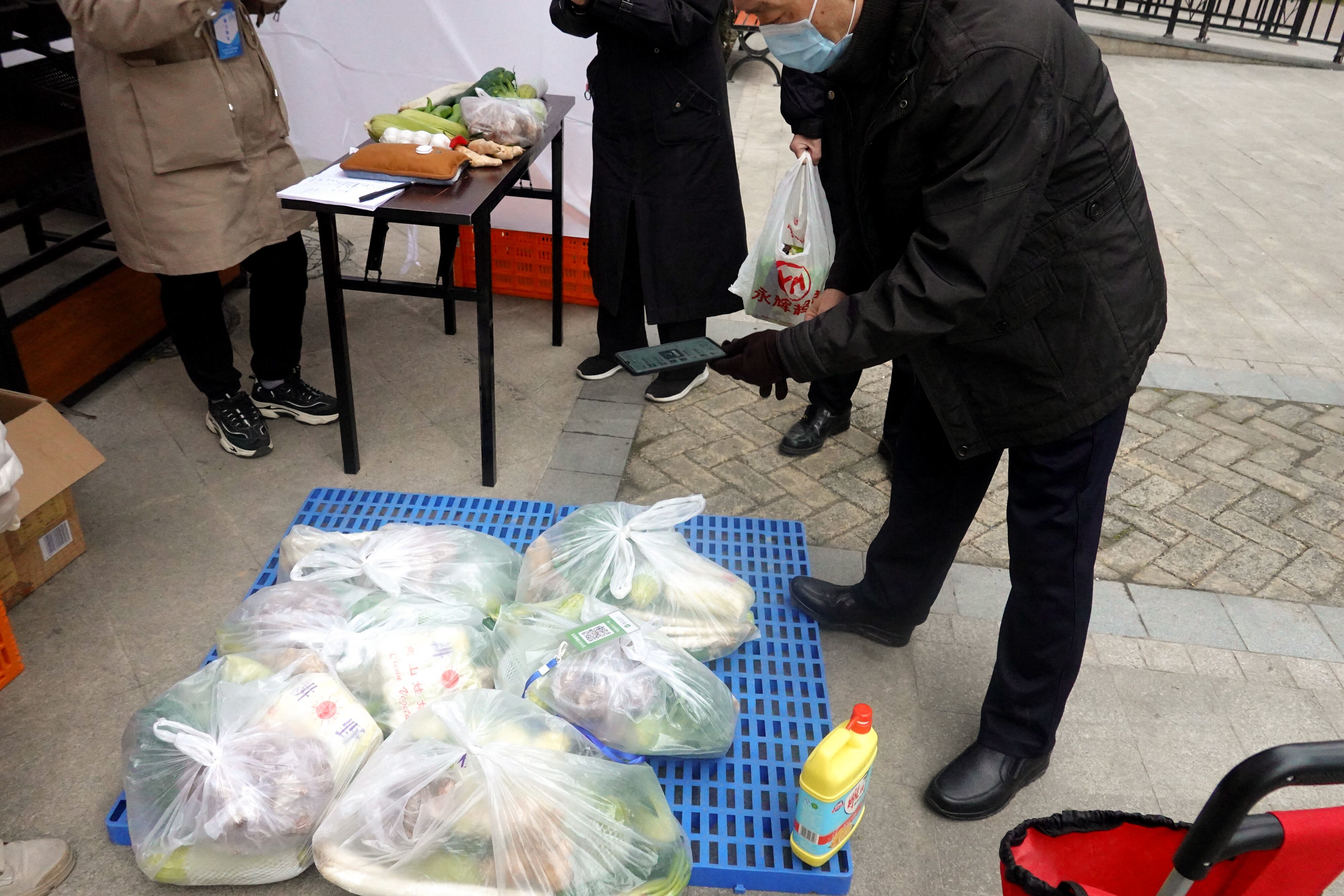 Residentes de Xu'an en China denuncian escasez de comida