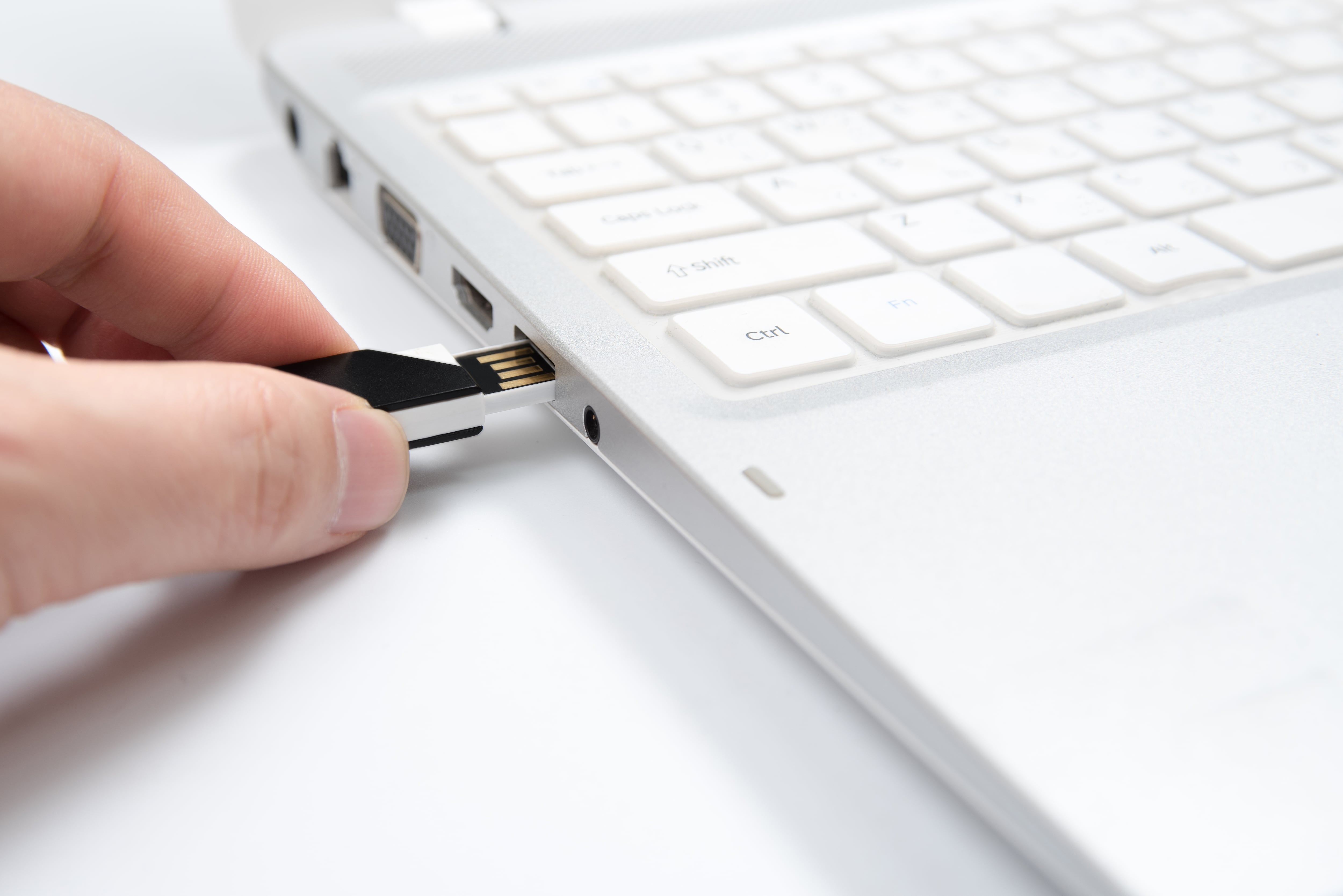 El puerto USB es indispensable para muchas ocasiones.