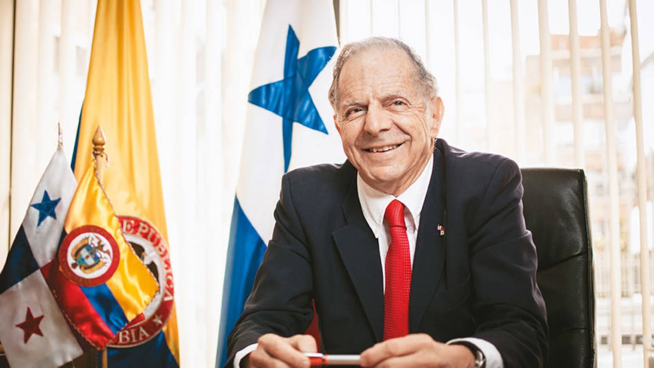 Eduardo Cristo, fundador y gerente de Cicolpa, hizo parte del cuerpo diplomático de la Embajada de Panamá en Colombia.