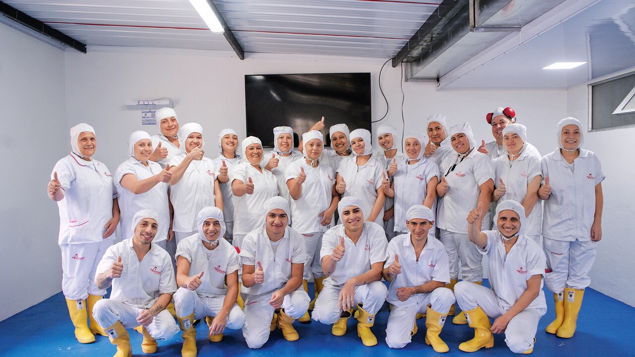 Vencedor contribuye activamente a la generación de trabajo formal y al fortalecimiento de la economía campesina.