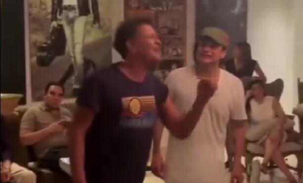 Carlos Vives y Silvestre Dangond cantaron canción que habla mal de Gabo.