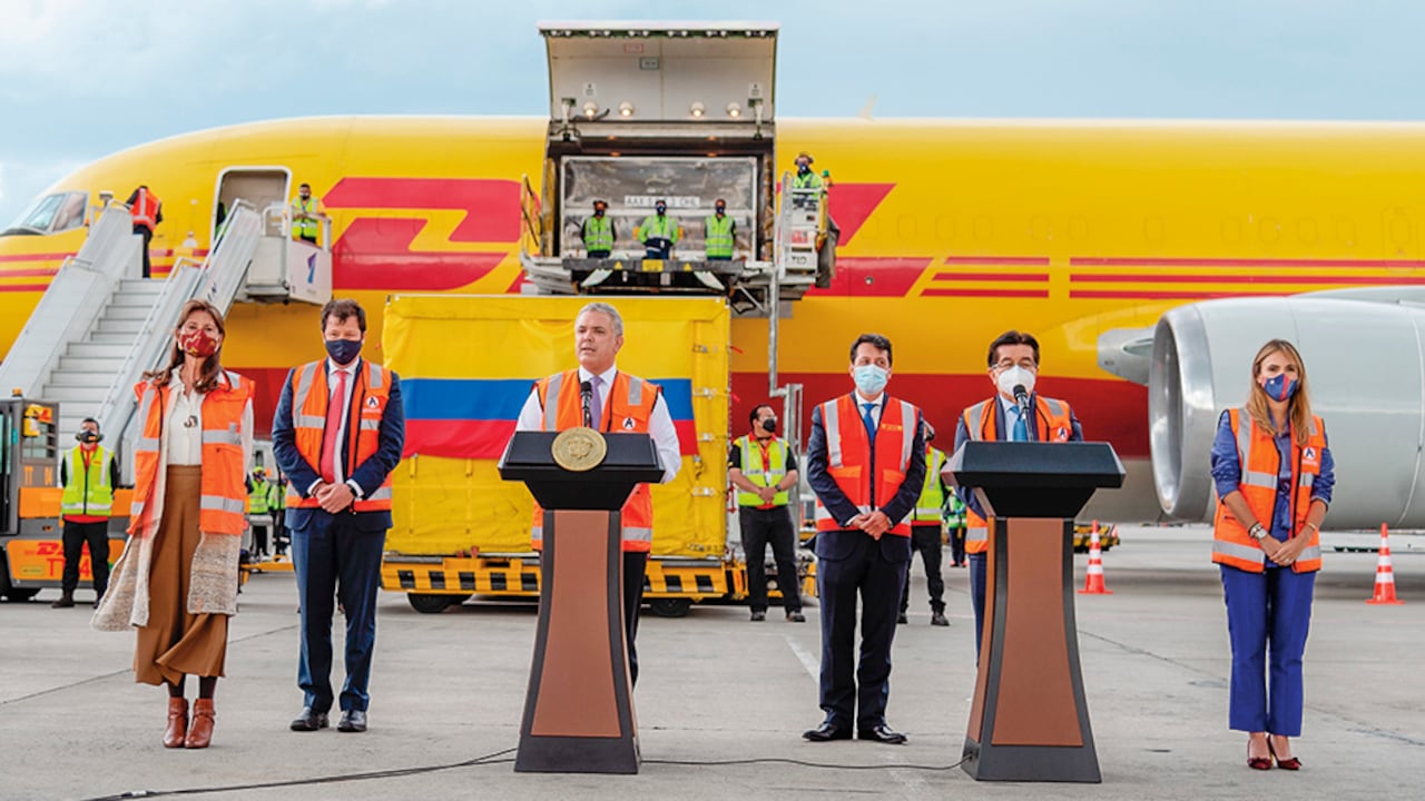 El 63,5 % de las personas encuestadas está de acuerdo con las medidas que el Gobierno nacional ha tomado para el manejo de la pandemia de covid-19