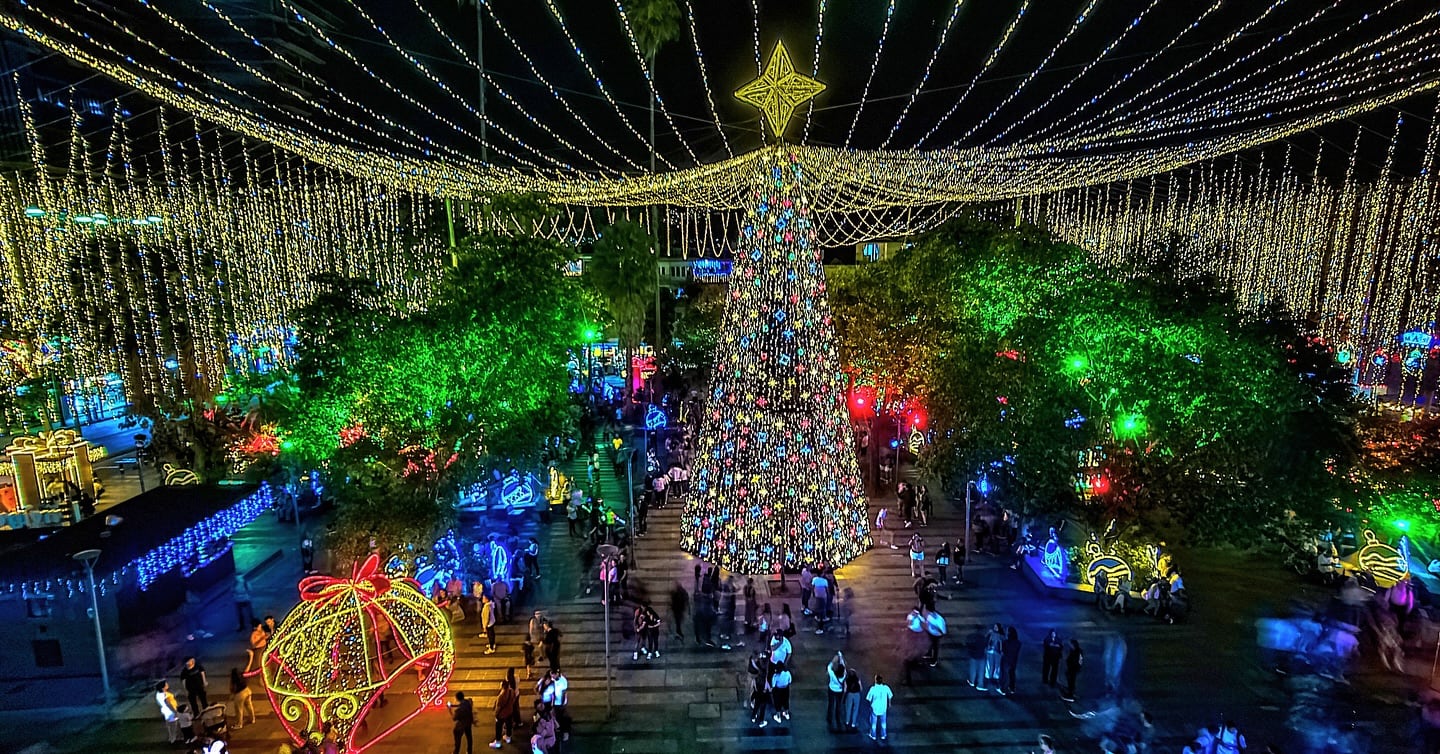 El 21 de noviembre se encienden los alumbrados navideños en Envigado. Promete ser un espectáculo, como lo fue en 2024.