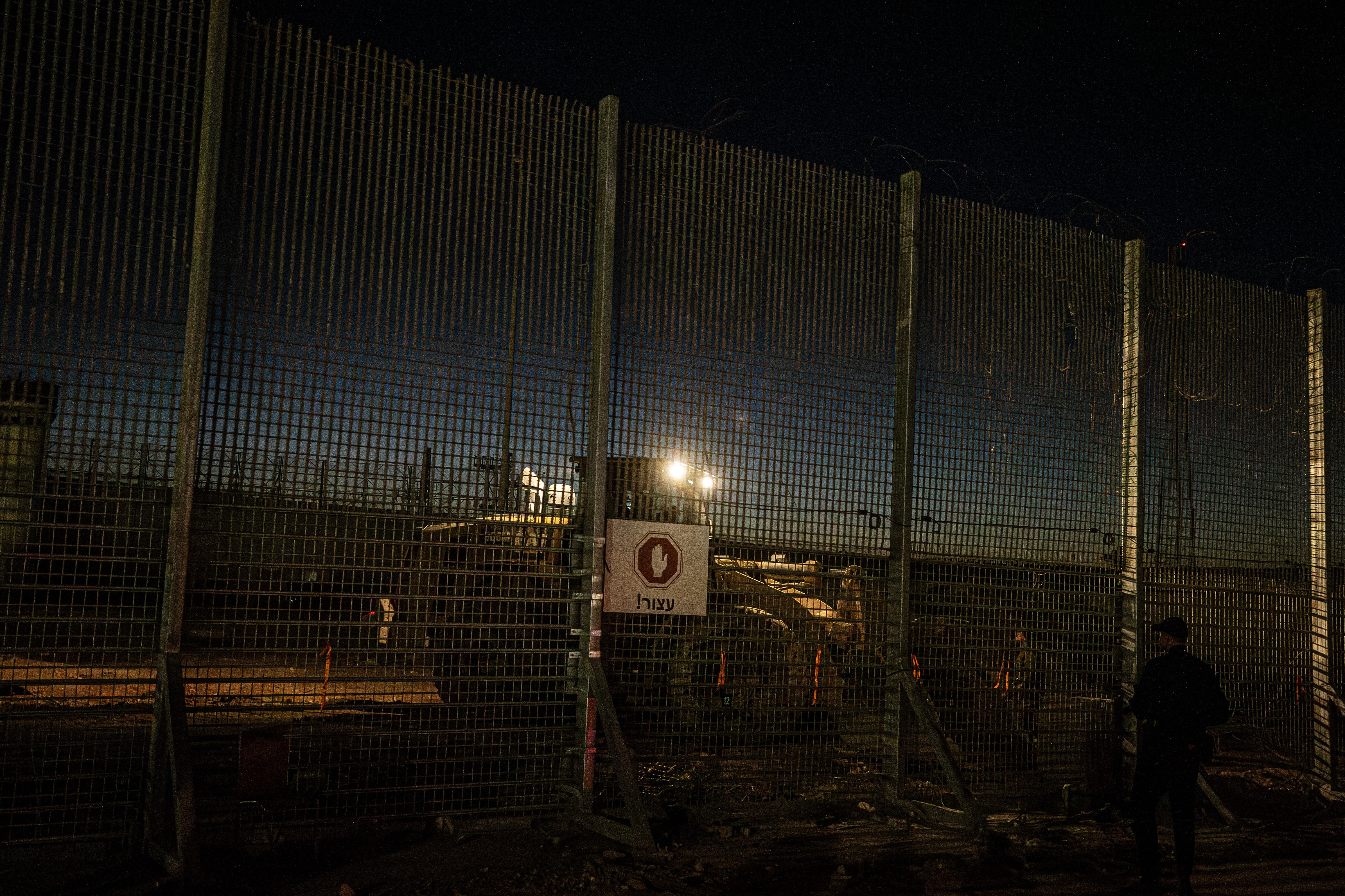 Todo se presentó cuando varios camiones llevaban ayuda humanitaria.