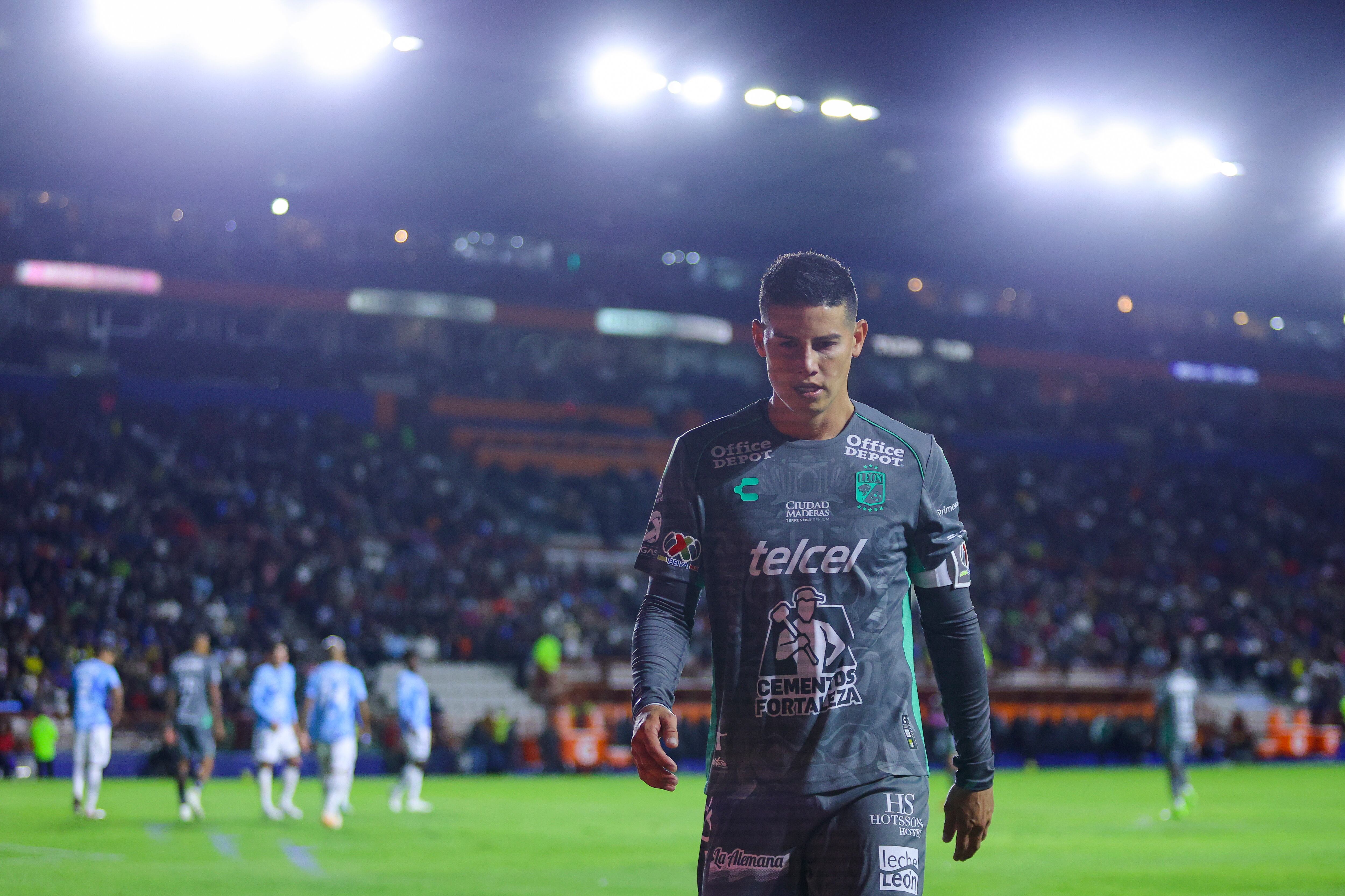 PACHUCA, MEXICO - FEBRUARY 05: James Rodriguez of Leon looks on during the 1st round match between Pachuca and Leon as part of the Clausura 2025 Liga MX at Hidalgo Stadium on February 05, 2025 in Pachuca, Mexico. (Photo by Agustin Cuevas/Getty Images)