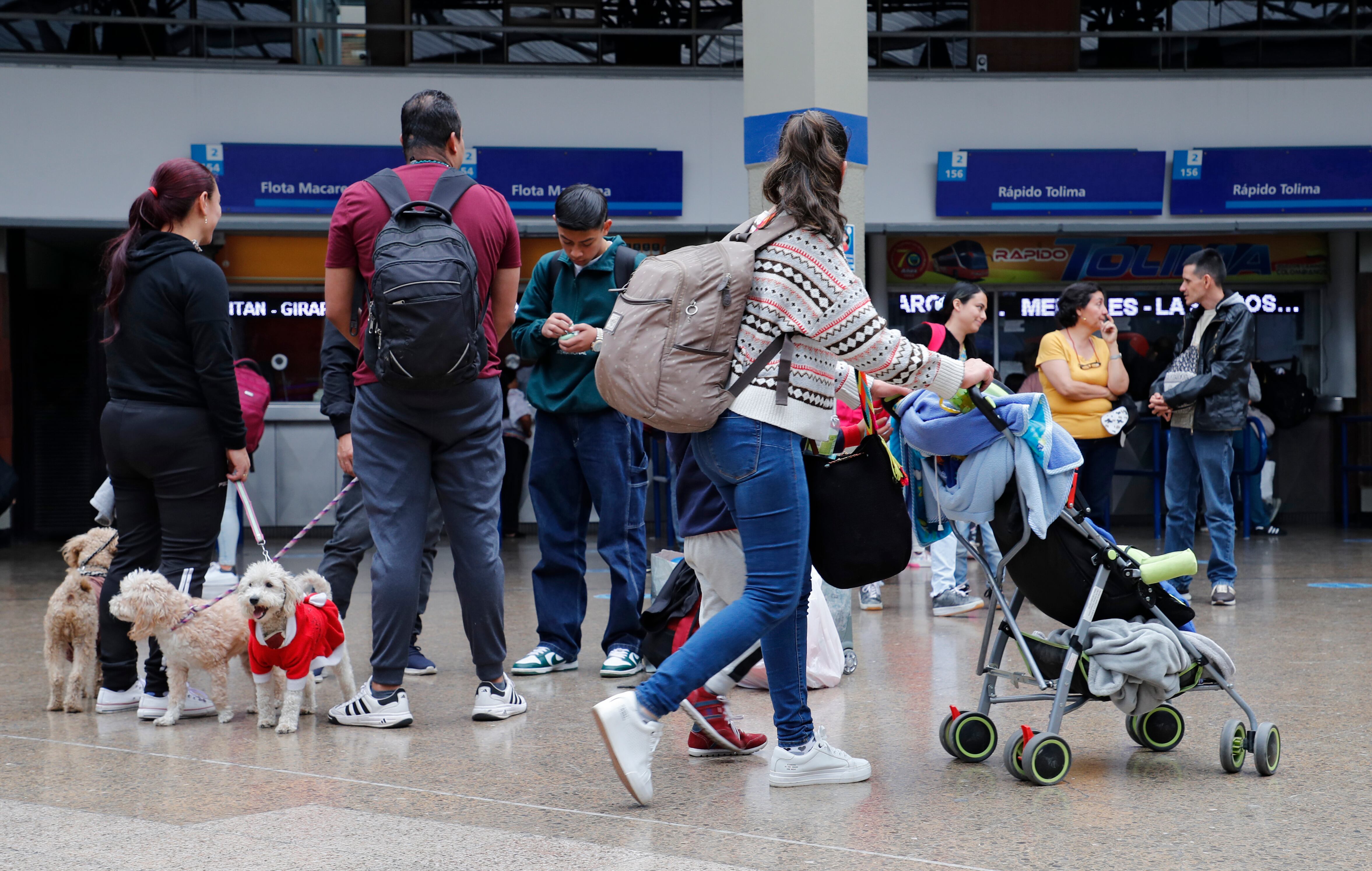 Terminal de Transporte de Bogotá  viajeros durante la temporada de Semana Santa
Bogota abril 5 del 2023
Foto Guillermo Torres Reina / Semana
