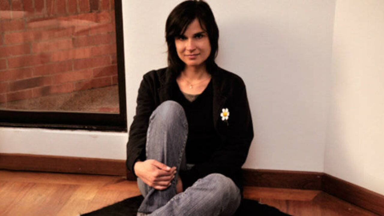 Sanín nació en Bogotá en 1973.