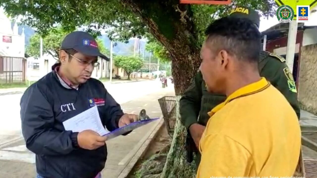 El hombre golpeó a la mujer causándole graves heridas en la cara