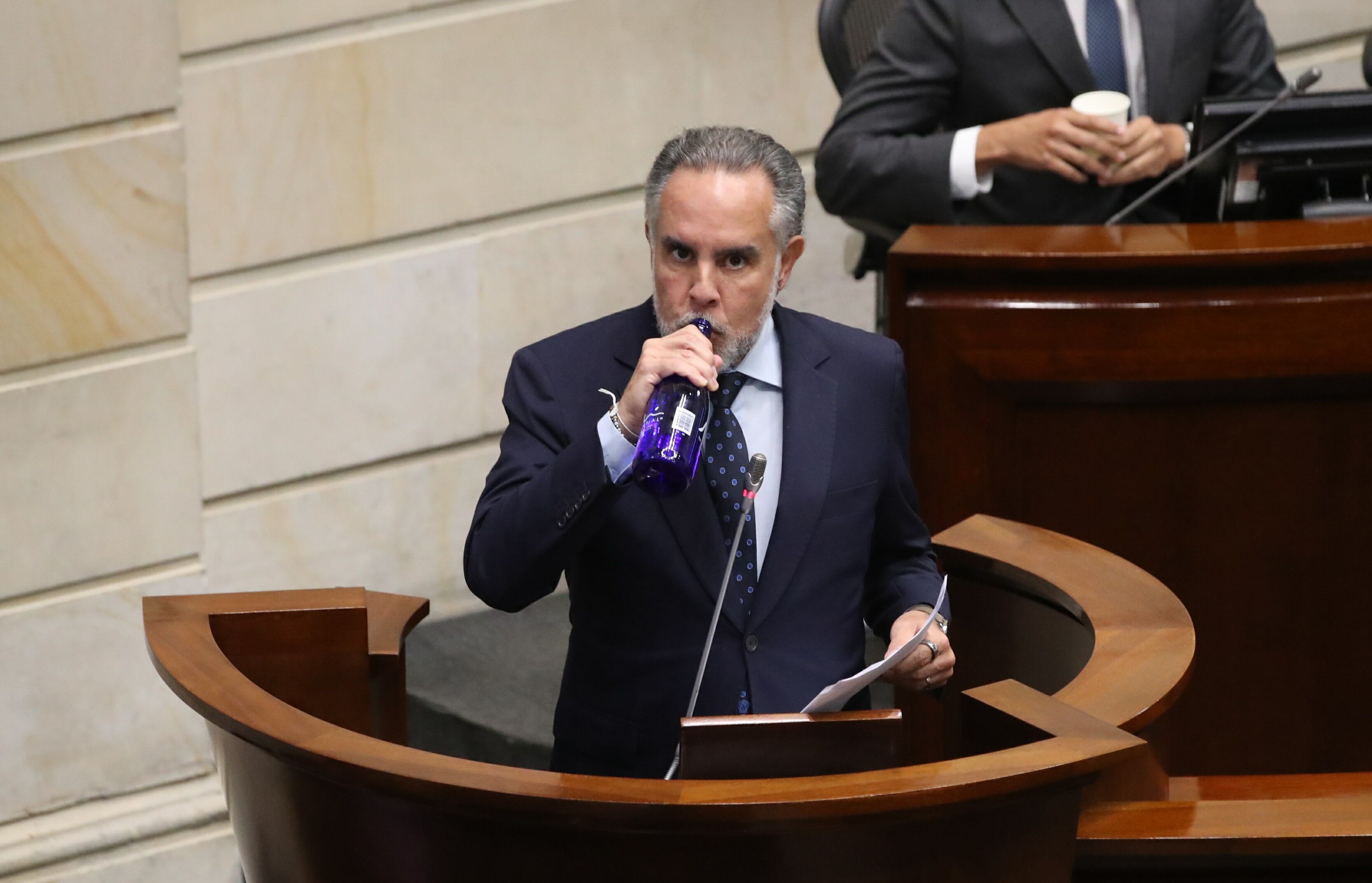 Ministro del Interior Armando Benedetti en la plenaria del Senado, Consulta Popular