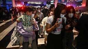 Momentos de pánico en centro comercial tailandés.