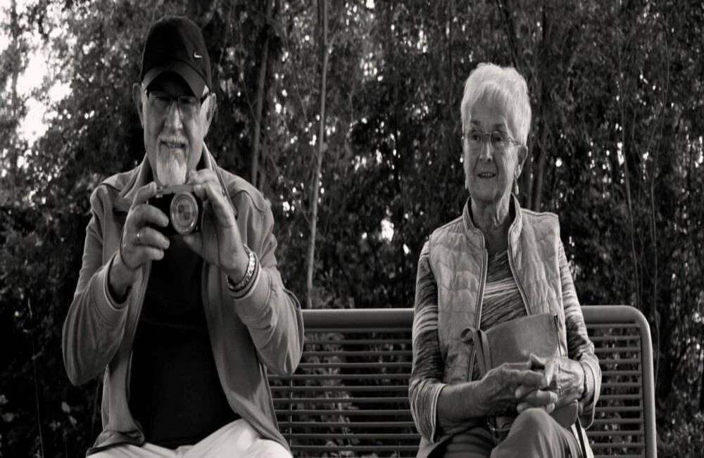 Si los tuviera de frente, ¿a cuál de los padres o abuelos escogería para hacer una pregunta y cuál sería esa inquietud?  Ayuda a entender las relaciones que cada uno tiene con gente clave como la familia y cómo perfilaron su comportamiento de adulto.  FOTO: Pixabay