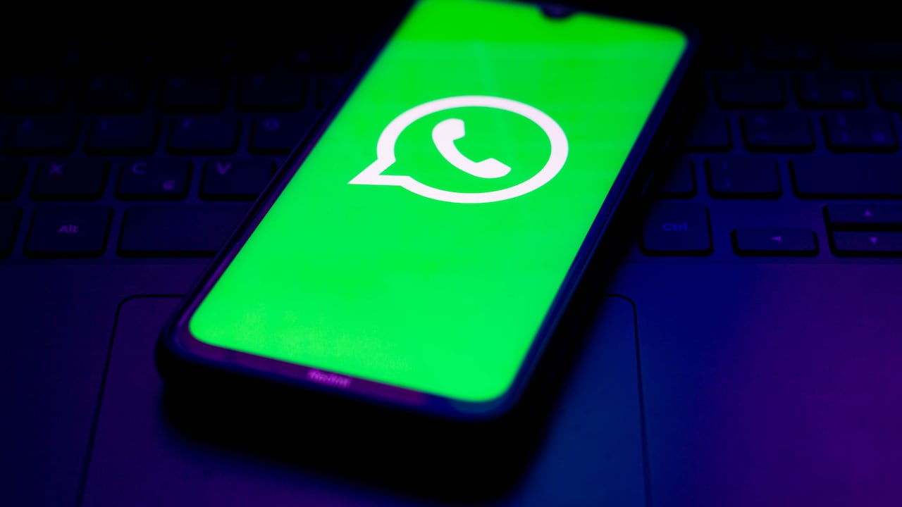 WhatsApp añadirá una nueva función que permitirá verificar con mayor certeza que usted es quien tiene el control de su cuenta al realizar un cambio de dispositivo.
