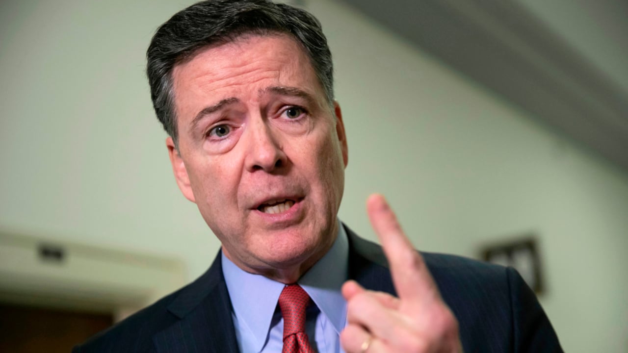 El exdirector del FBI, James Comey, habla con los periodistas en el Capitolio en Washington, el 17 de diciembre de 2018. (Foto AP/J. Scott Applewhite, Archivo)