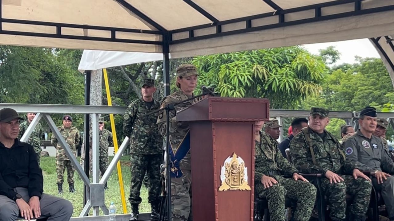 Desde El Fuerte militar de Tolemaida, la general Laura Richardson, comandante del comando sur de los Estados Unidos