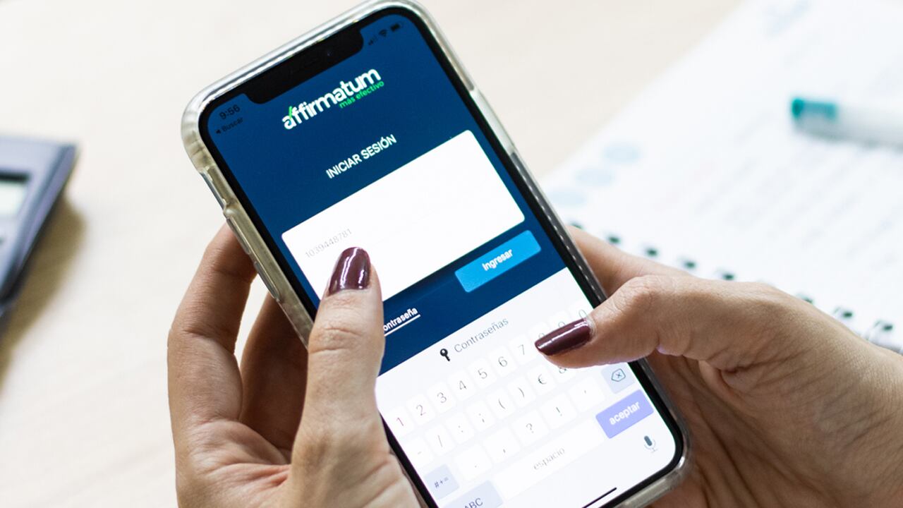 Exponencial Confirming S.A.S. nació con la misión de cerrar la brecha financiera que enfrentan muchas pequeñas y medianas empresas en Colombia.