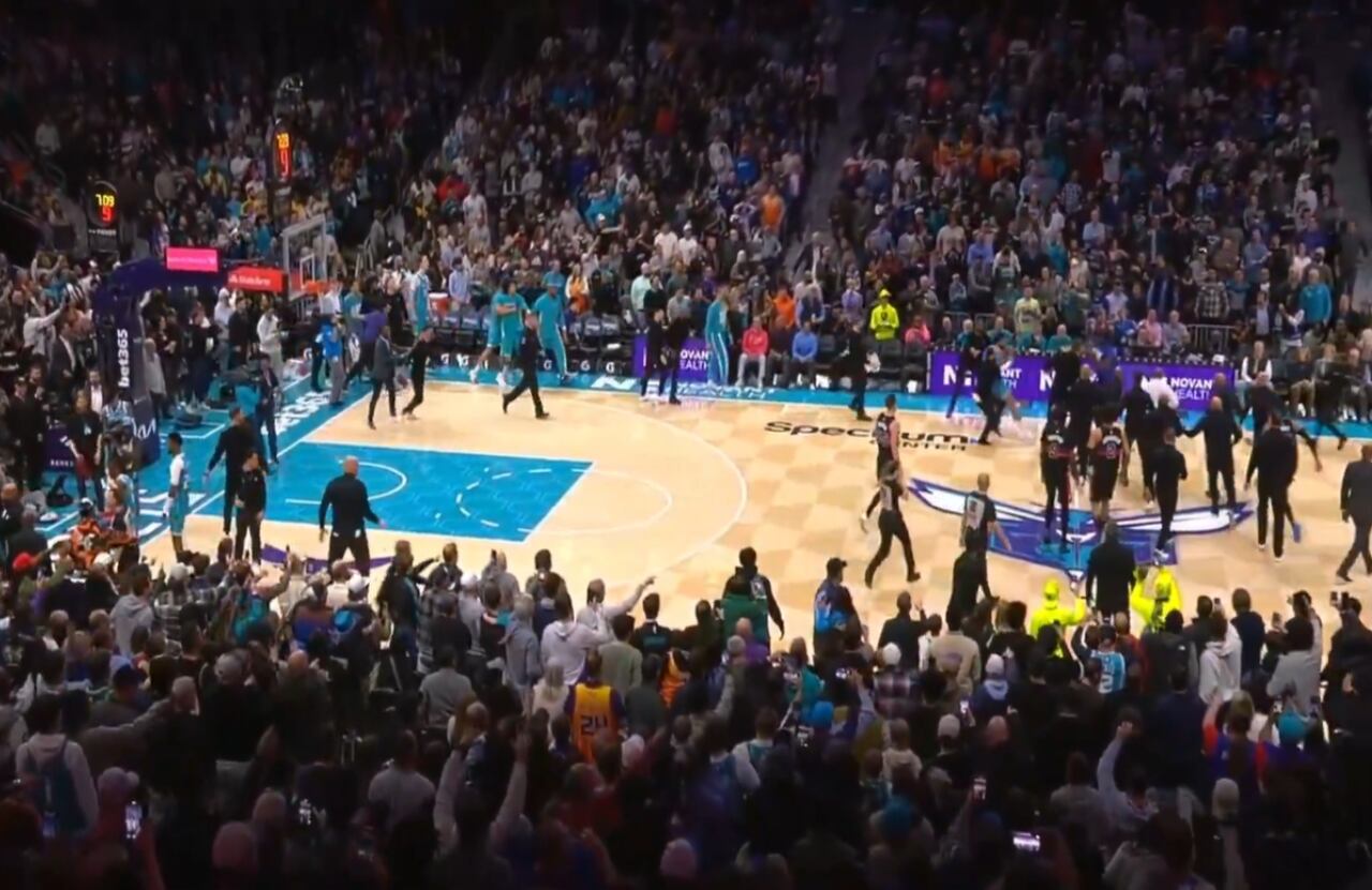 Hubo pelea en el partido de Charlotte Hornets vs. Detroit Pistons