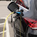 Las ventas de vehículos eléctricos e híbridos en Colombia crecieron más del 90% en el primer trimestre de 2026, impulsadas por menores costos y beneficios tributarios.