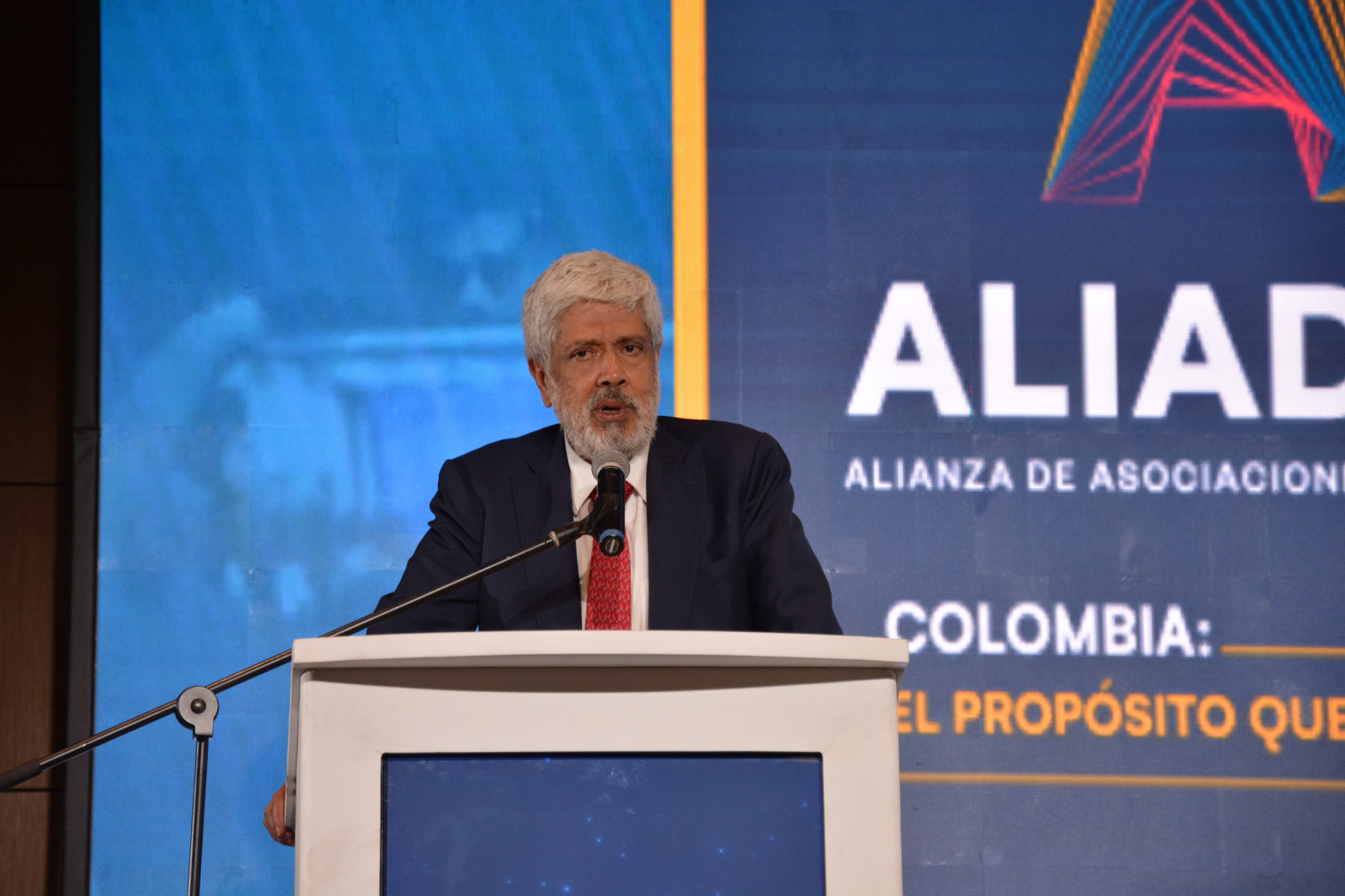 Gemán Umaña, ministro de comercio, asegura que el país tiene unas buenas cifras económicas, a pesar de la desaceleración. Cortesía de Aliadas