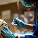 Estados Unidos ya vacunó contra el coronavirus a una población igual a la de Colombia