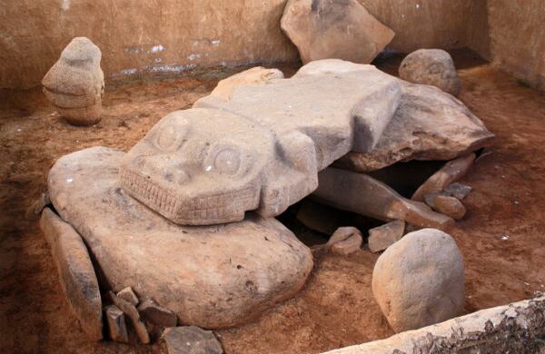 Las estatuas de lagartos sugiere que los habitantes posiblemente tuvieron contacto con el Amazonas, pues en la región no hay presencia de estos animales.  