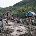 El número de muertos por inundaciones y deslizamientos de tierra provocados por fuertes lluvias en el este de la República Democrática del Congo ha aumentado a casi 400, dijo un funcionario