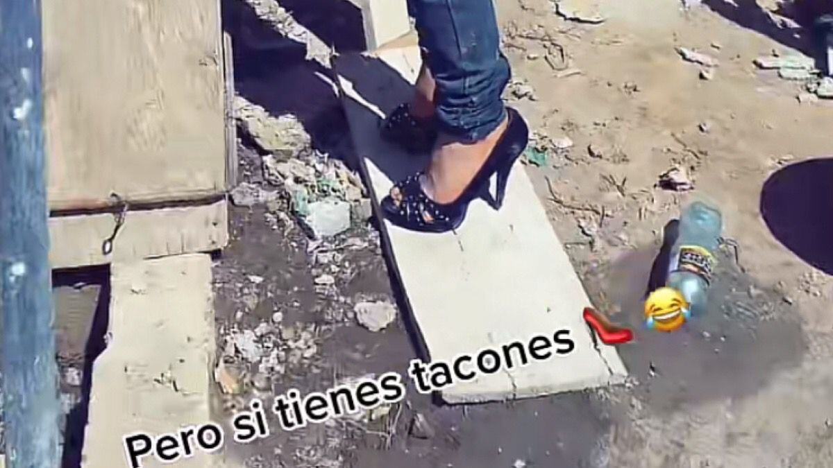 Albañil con tacones