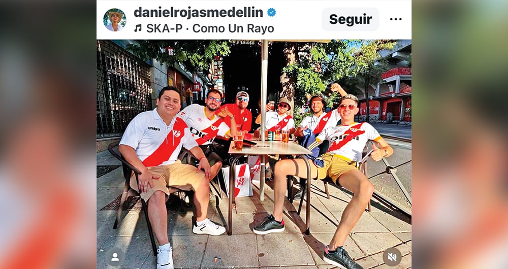     Daniel Rojas es amigo de Sebastián Caballero, Iván Cepeda y Eric Salazar, quienes fueron indemnizados por la SAE. En la foto, aparecen todos juntos en Madrid (España).
