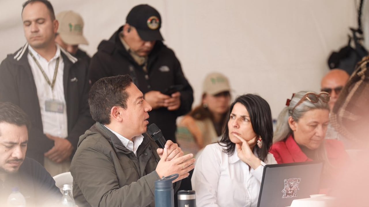 Mesa de diálogo en el Puente de Boyacá.