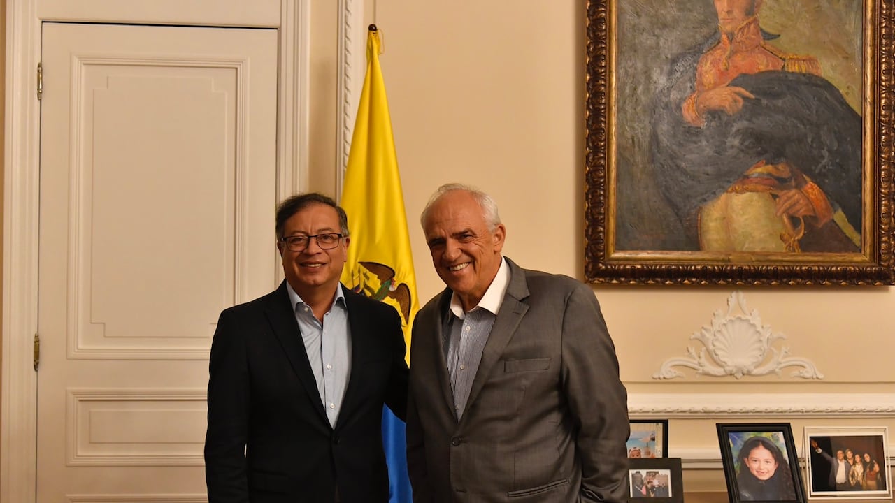El presidente Gustavo Petro y el expresidente Ernesto Samper.